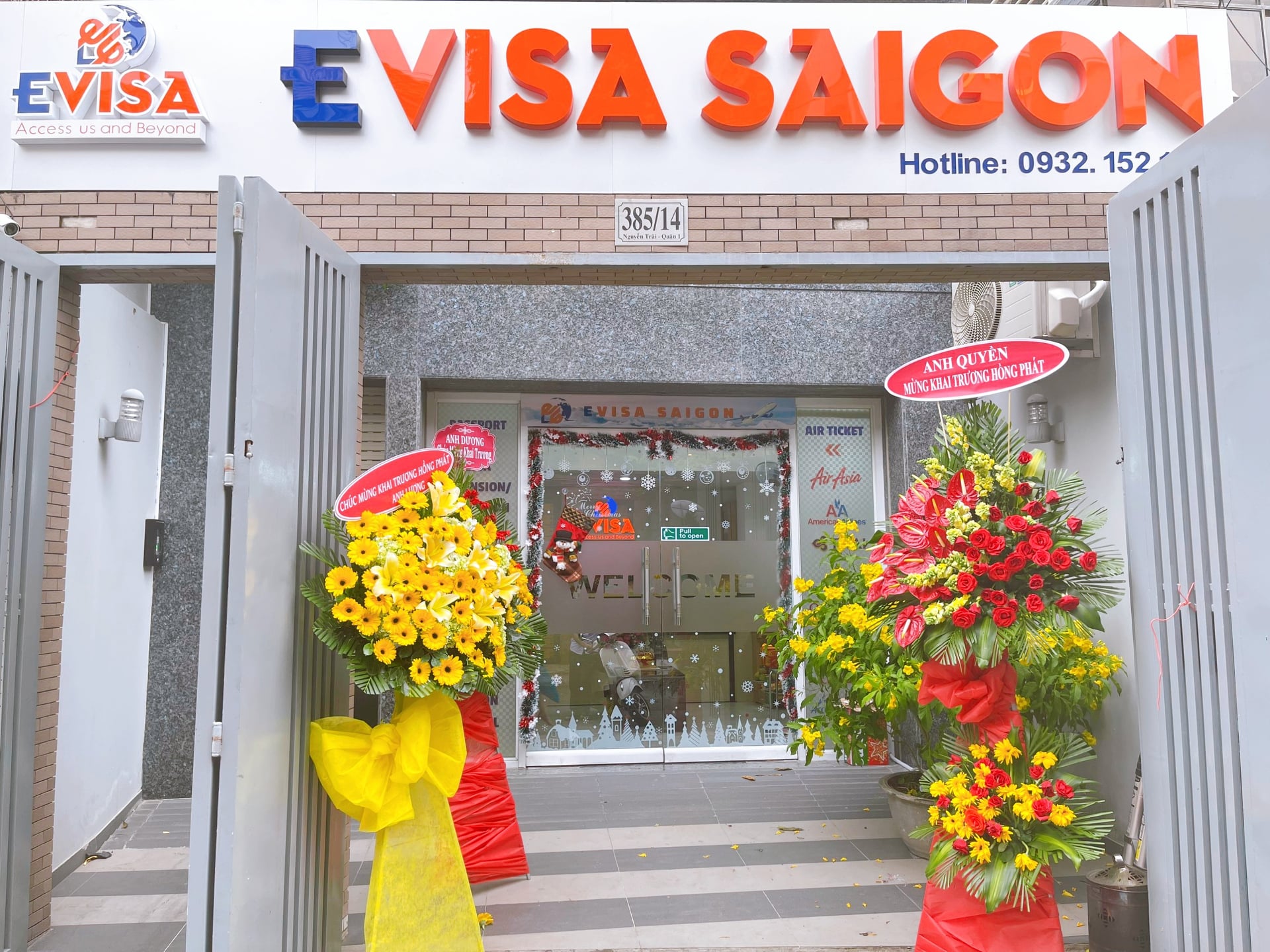 Văn ph&ograve;ng l&agrave;m việc